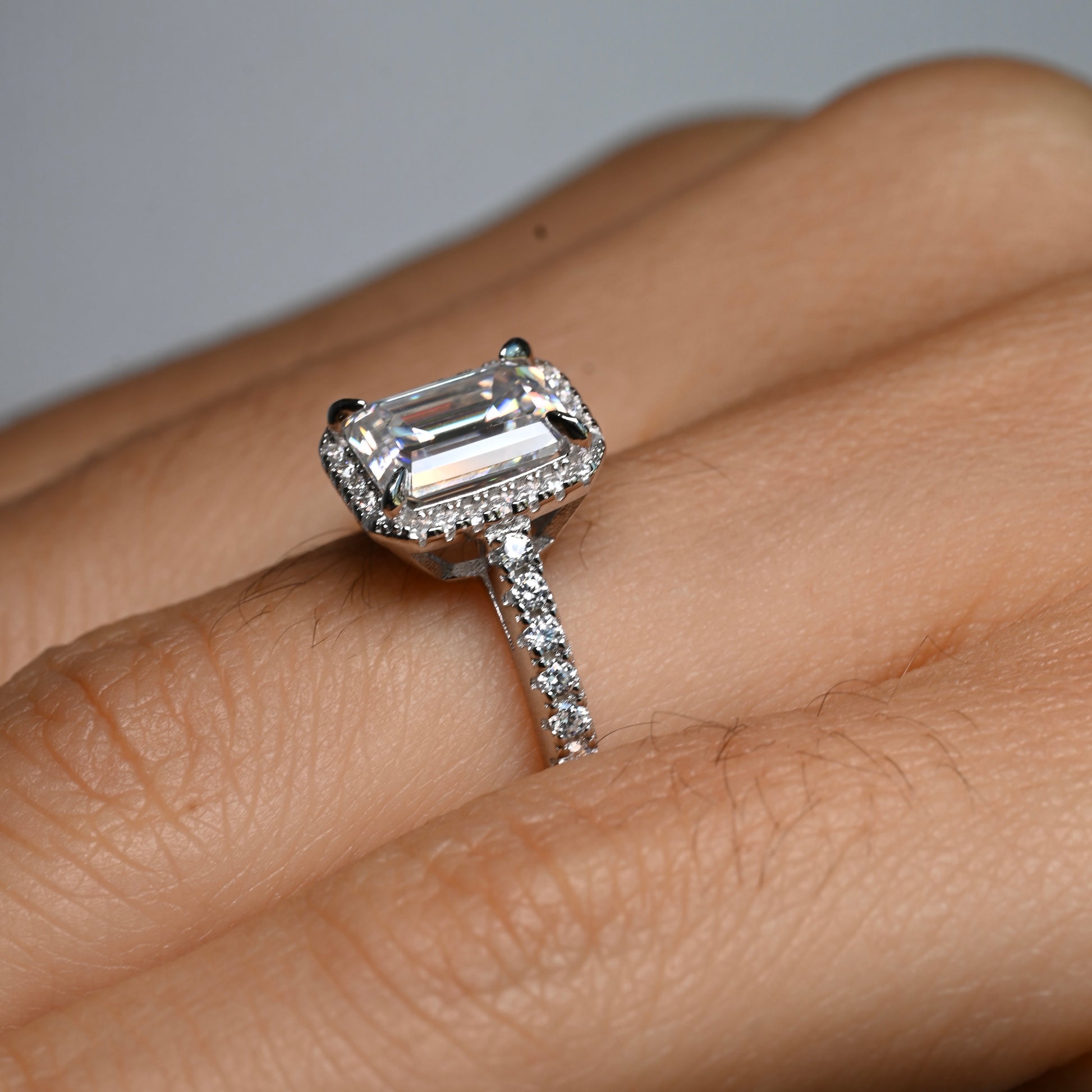 MONA Moissanite Ring 2ct