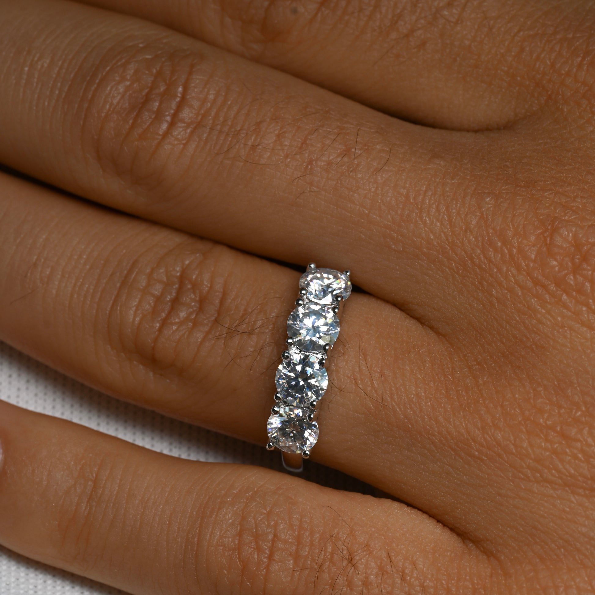 FIORELLA Moissanite Band 0.5ct (5mm)