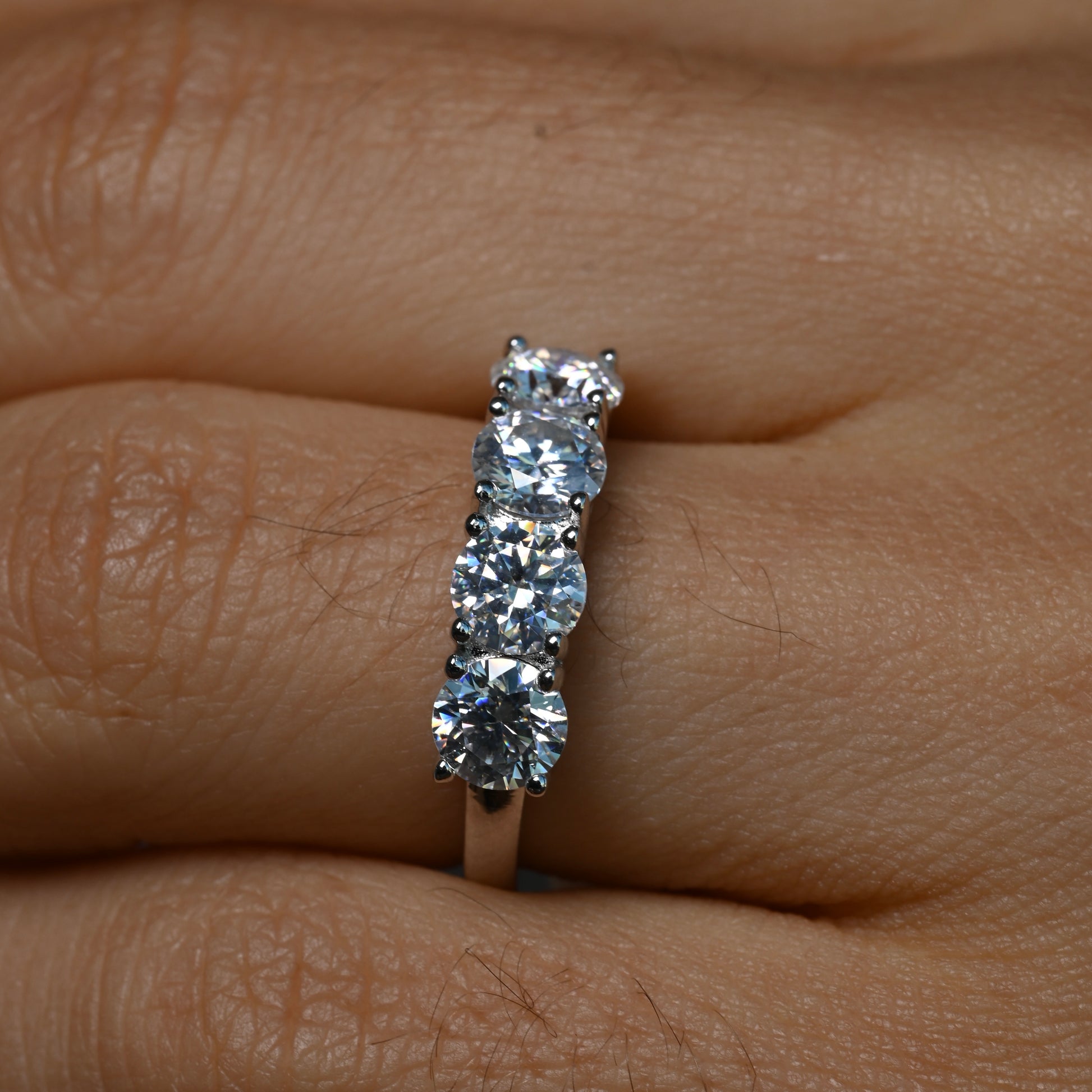 FIORELLA Moissanite Band 0.5ct (5mm)