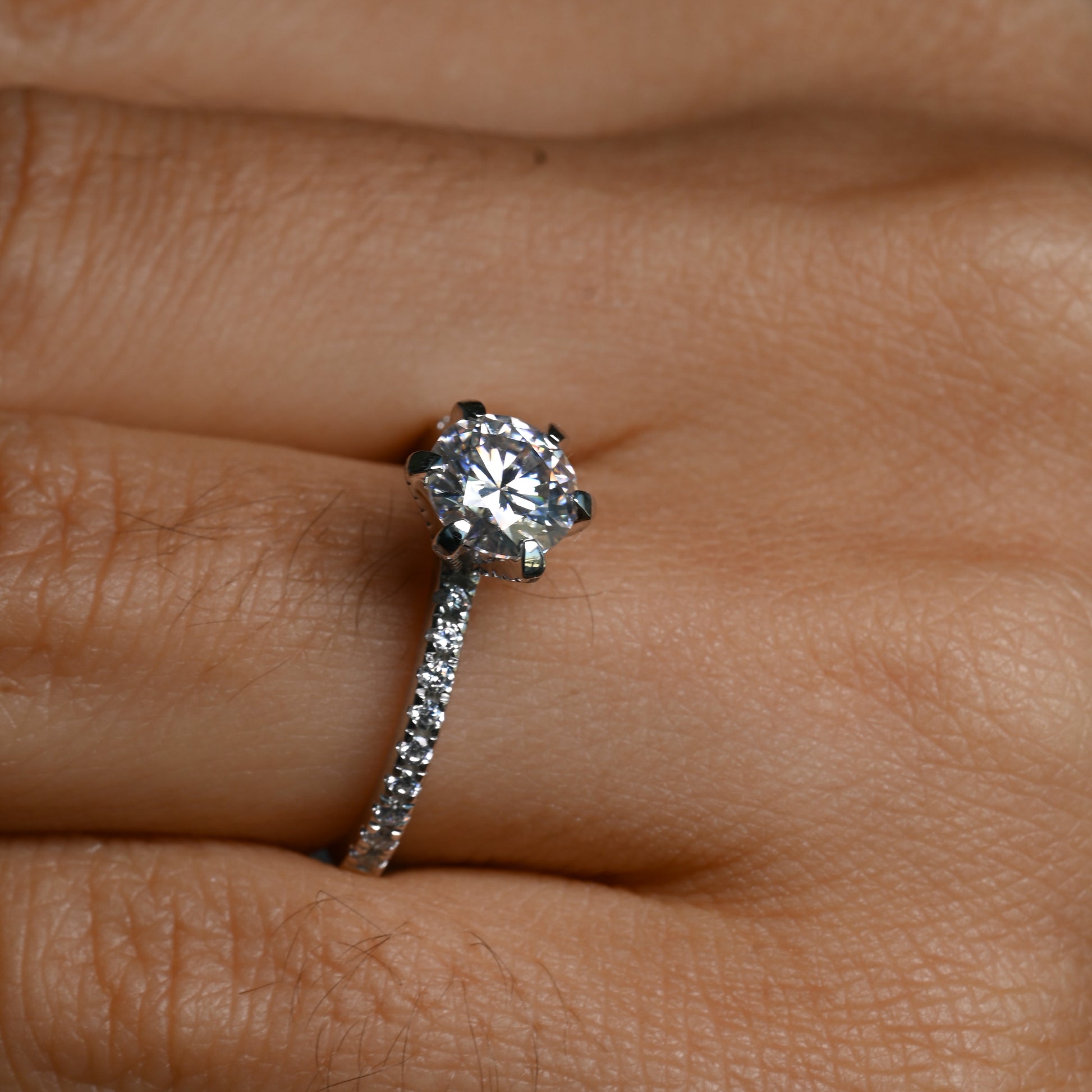 LILIAN Moissanite Band 1ct