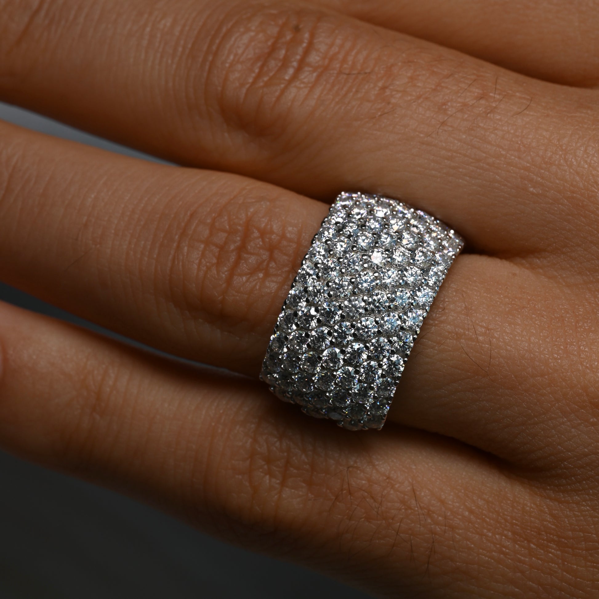 LAMYA Moissanite Band 0.045ct