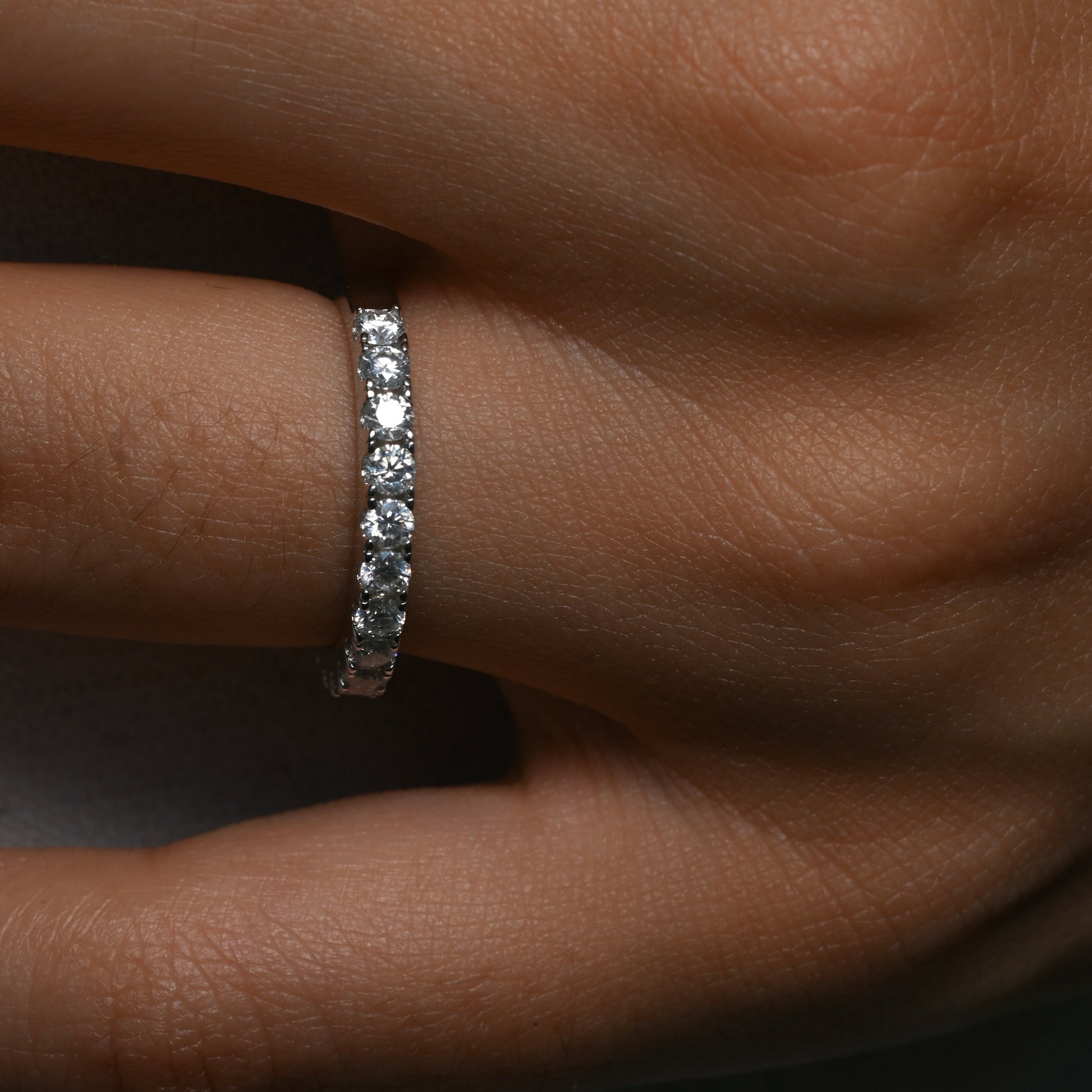 KADISHA Moissanite Band 0.04 ct (Half stones 2.2mm)