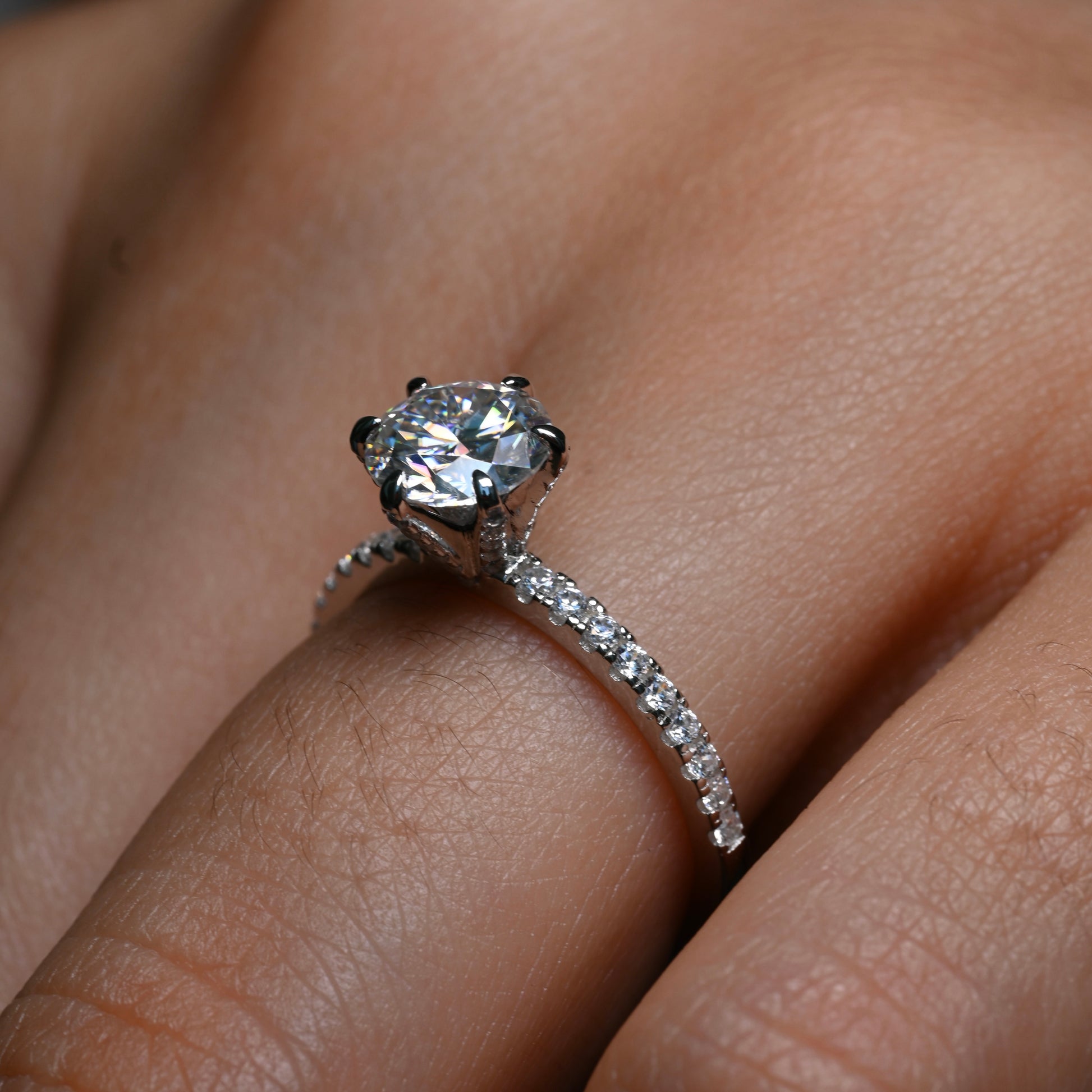 LILIAN Moissanite Band 1ct