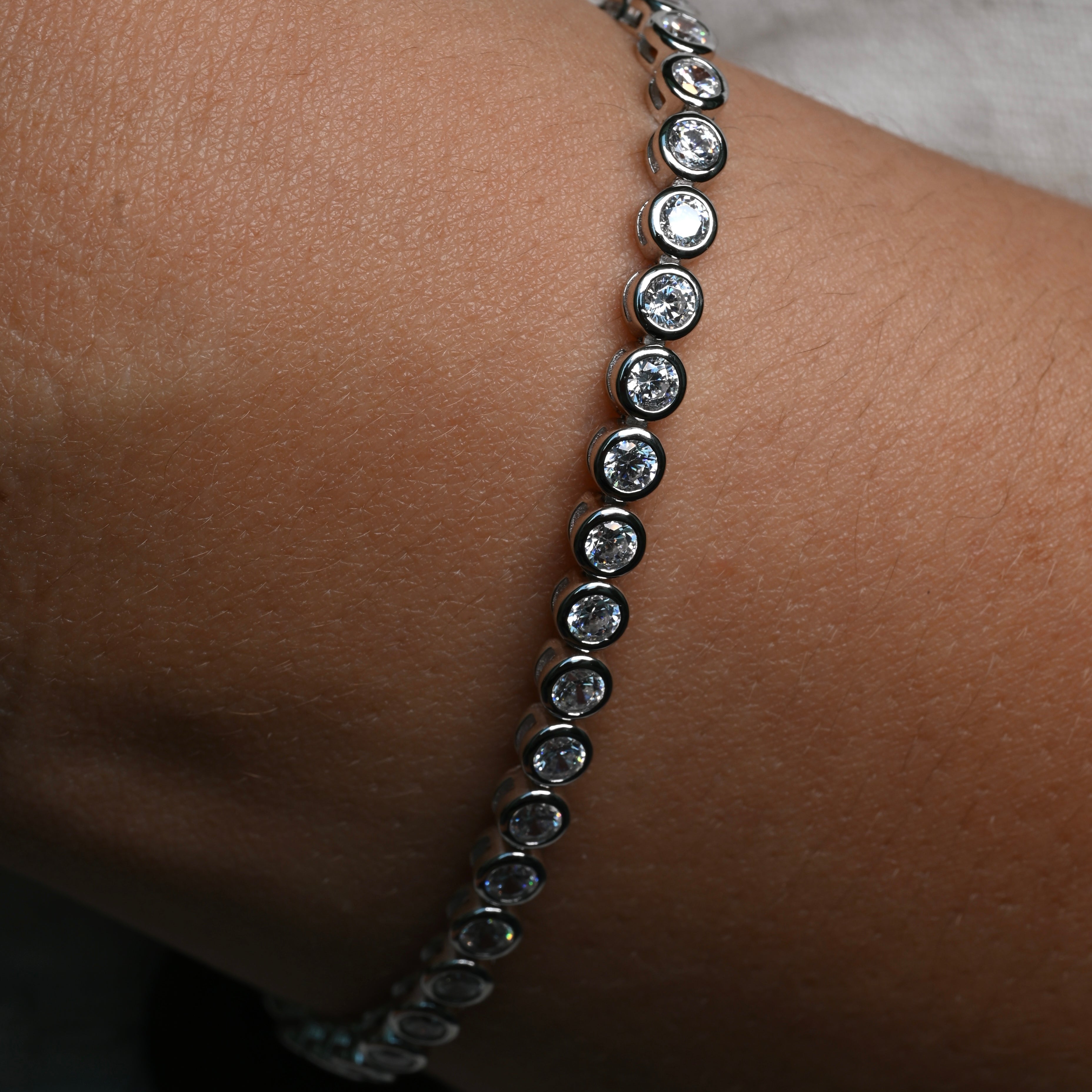 AMANDA Bracelet | 3mm width - 6.5 inches length | Zirconia (Casting)