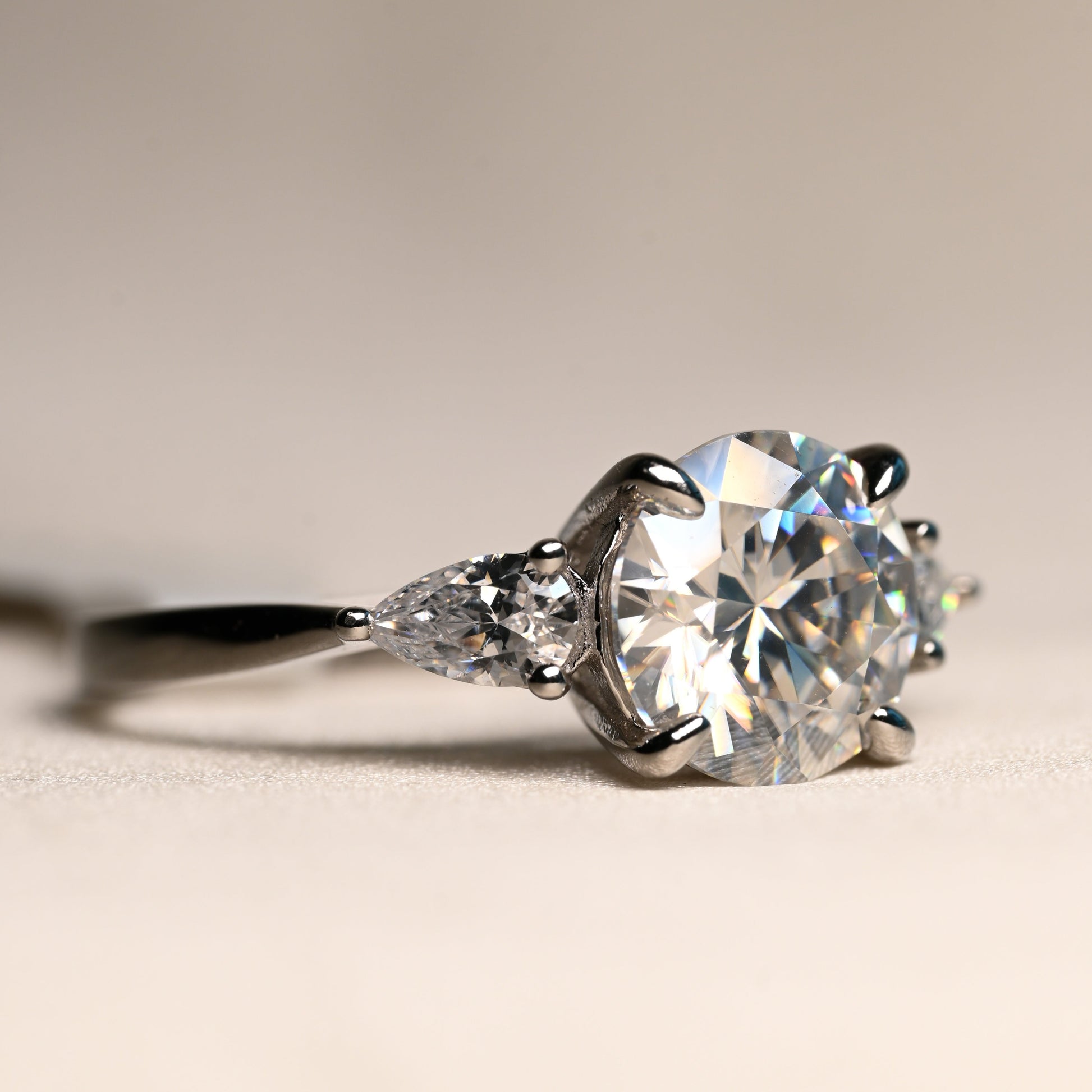 AGATA Moissanite Ring 2ct