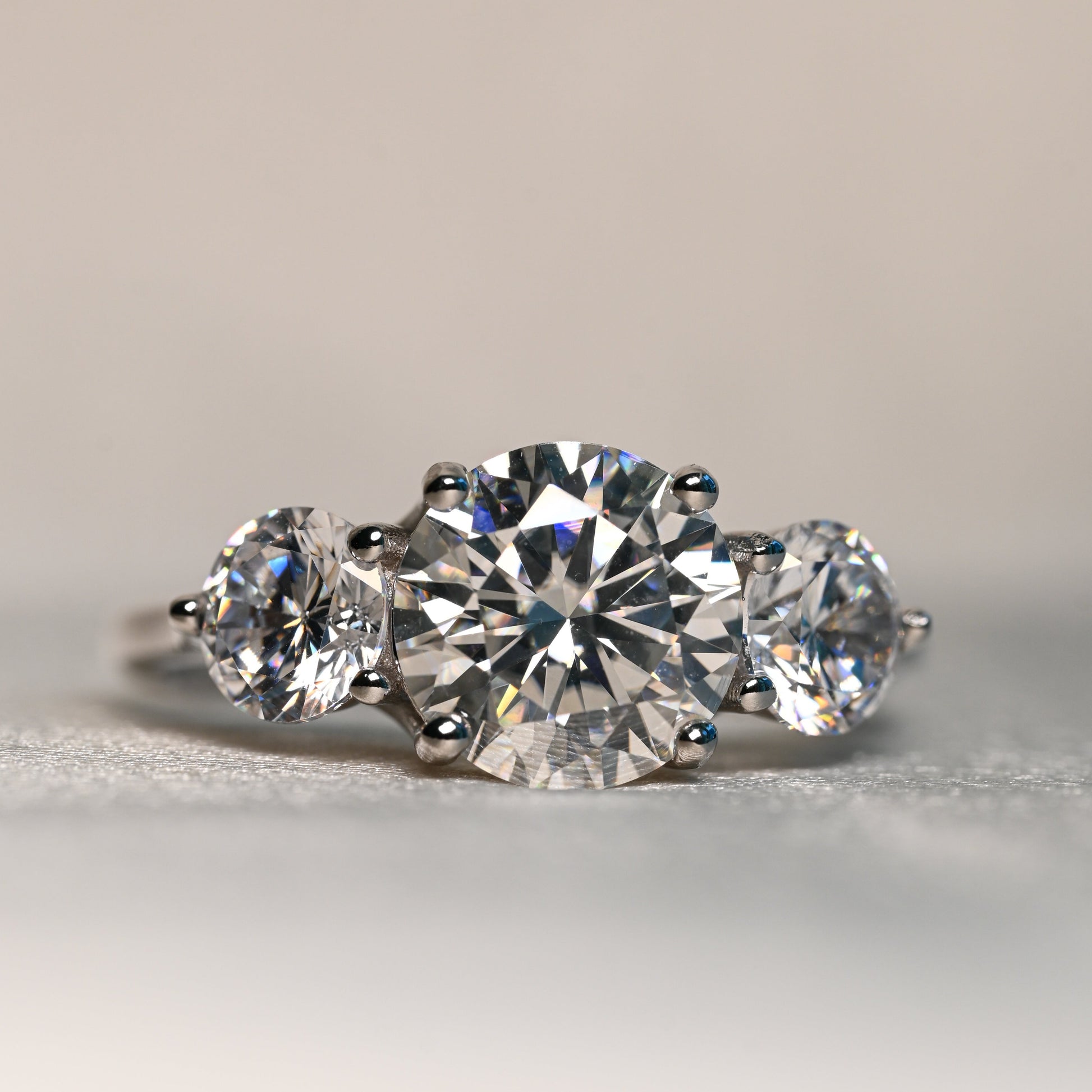 AMORE Moissanite Ring 2ct