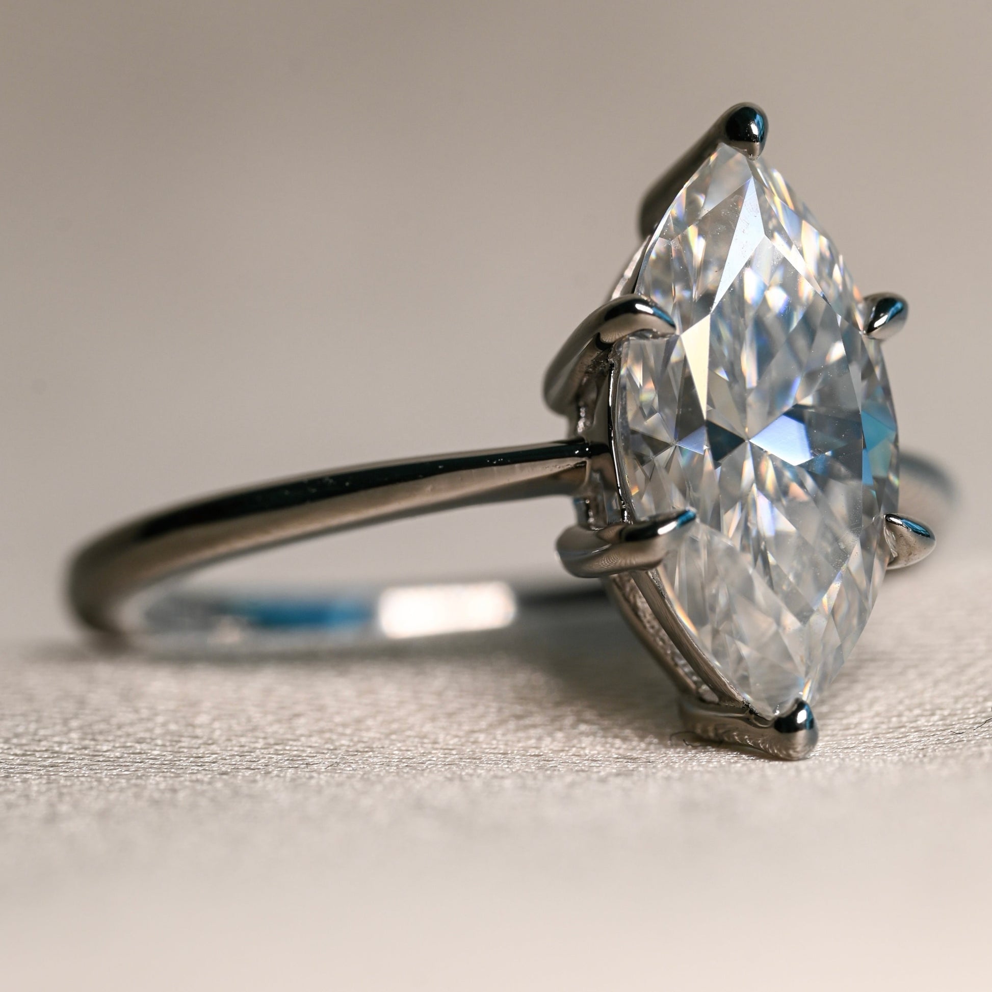 VIVIAN Moissanite Ring 2ct