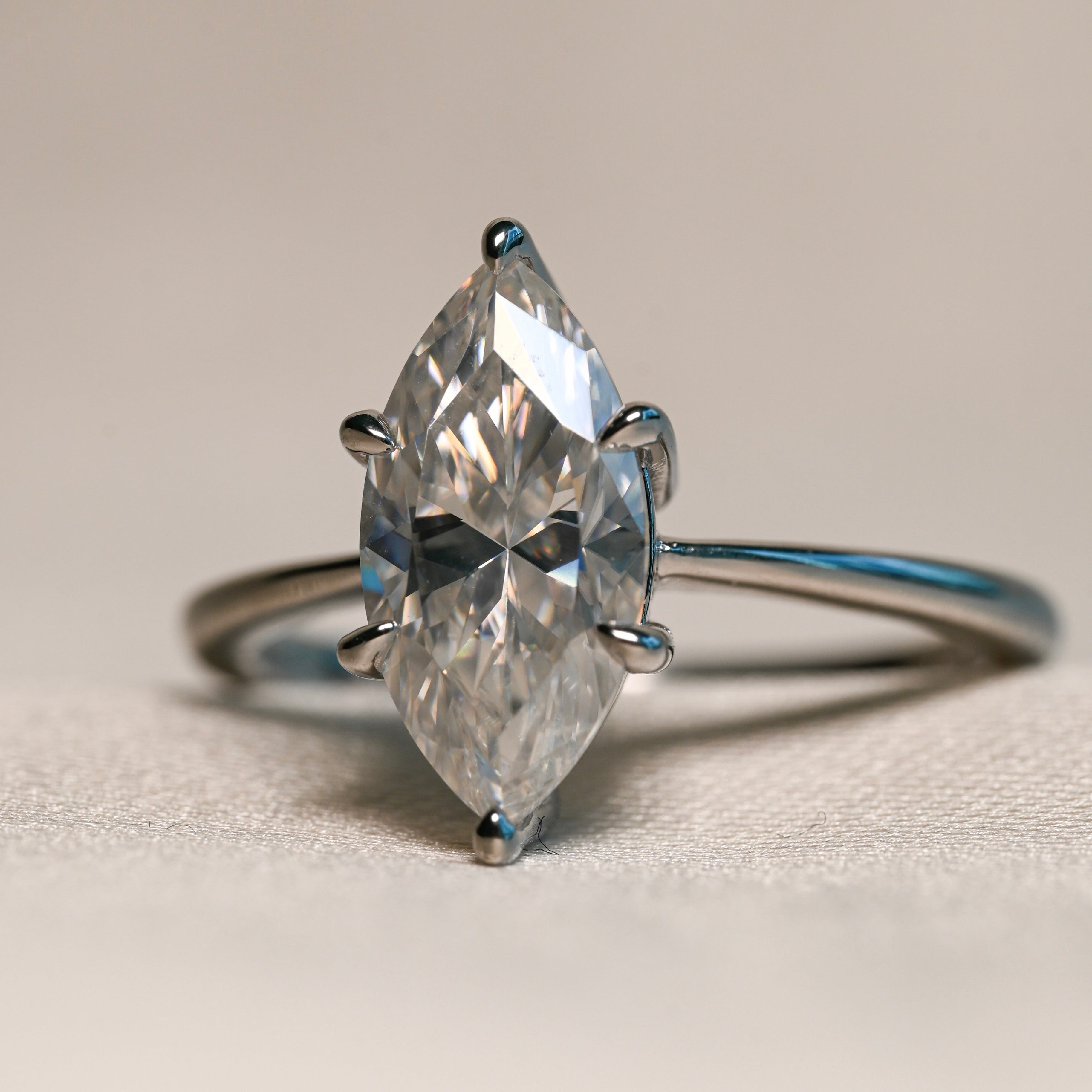 VIVIAN Moissanite Ring 2ct