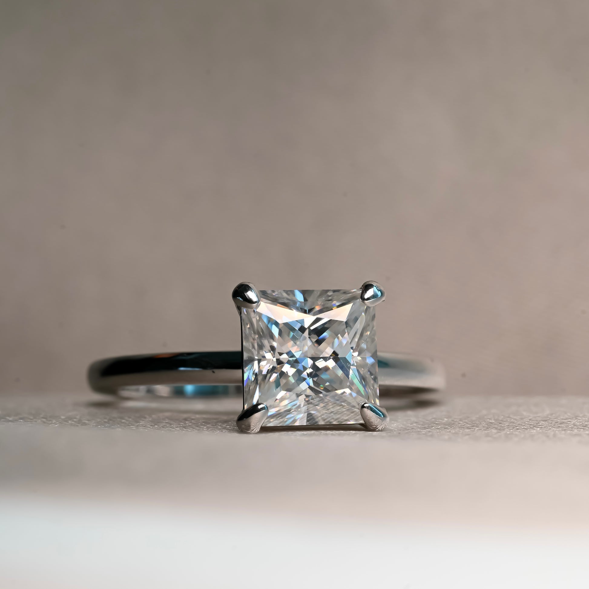 JAYNE Moissanite Ring 2ct