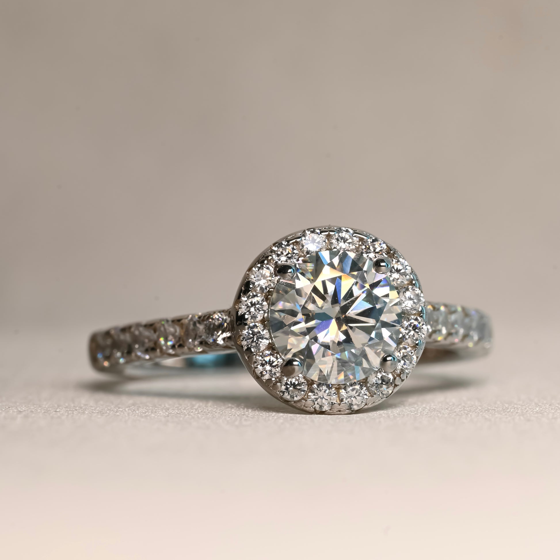 OMEGA Moissanite  Ring 1ct