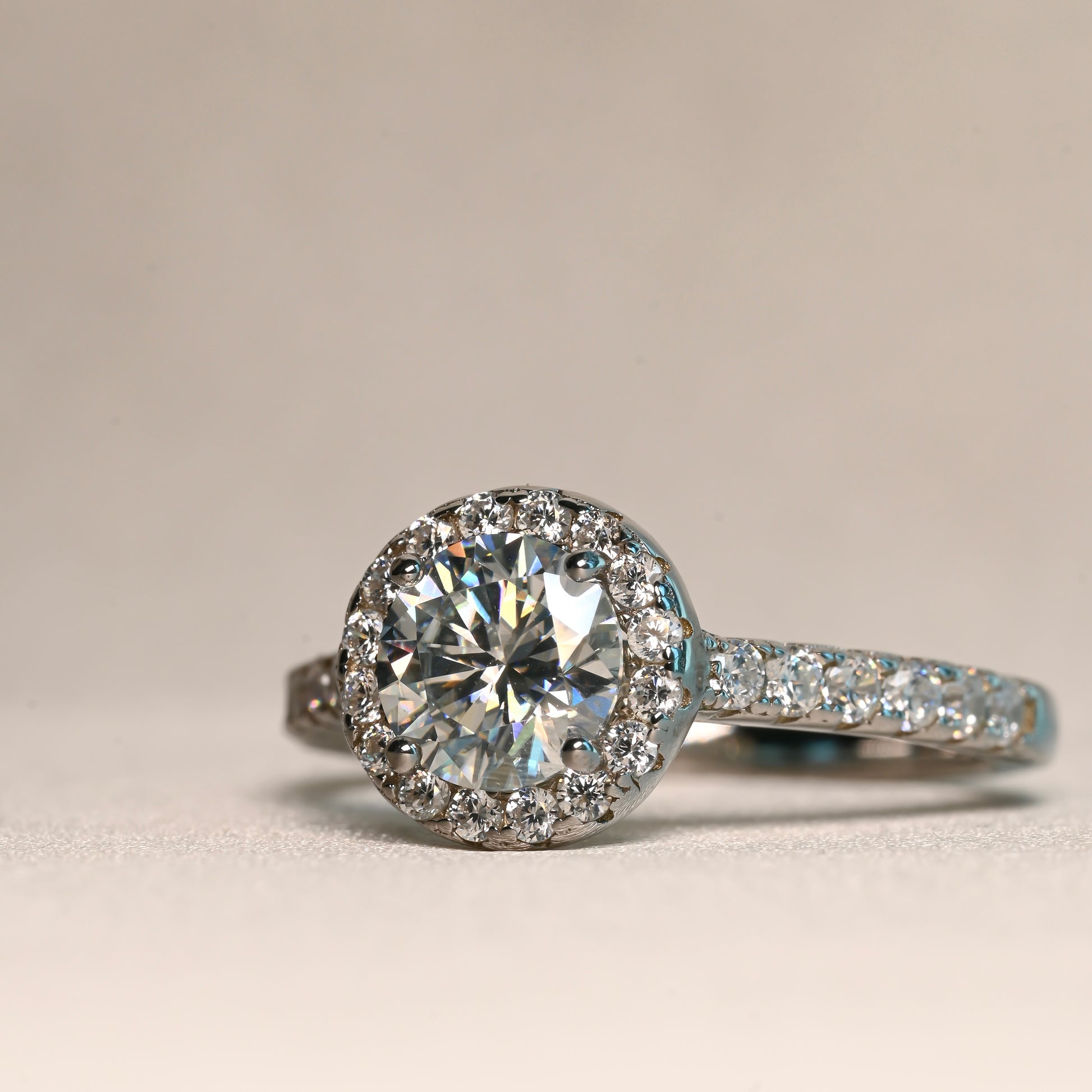 OMEGA Moissanite  Ring 1ct