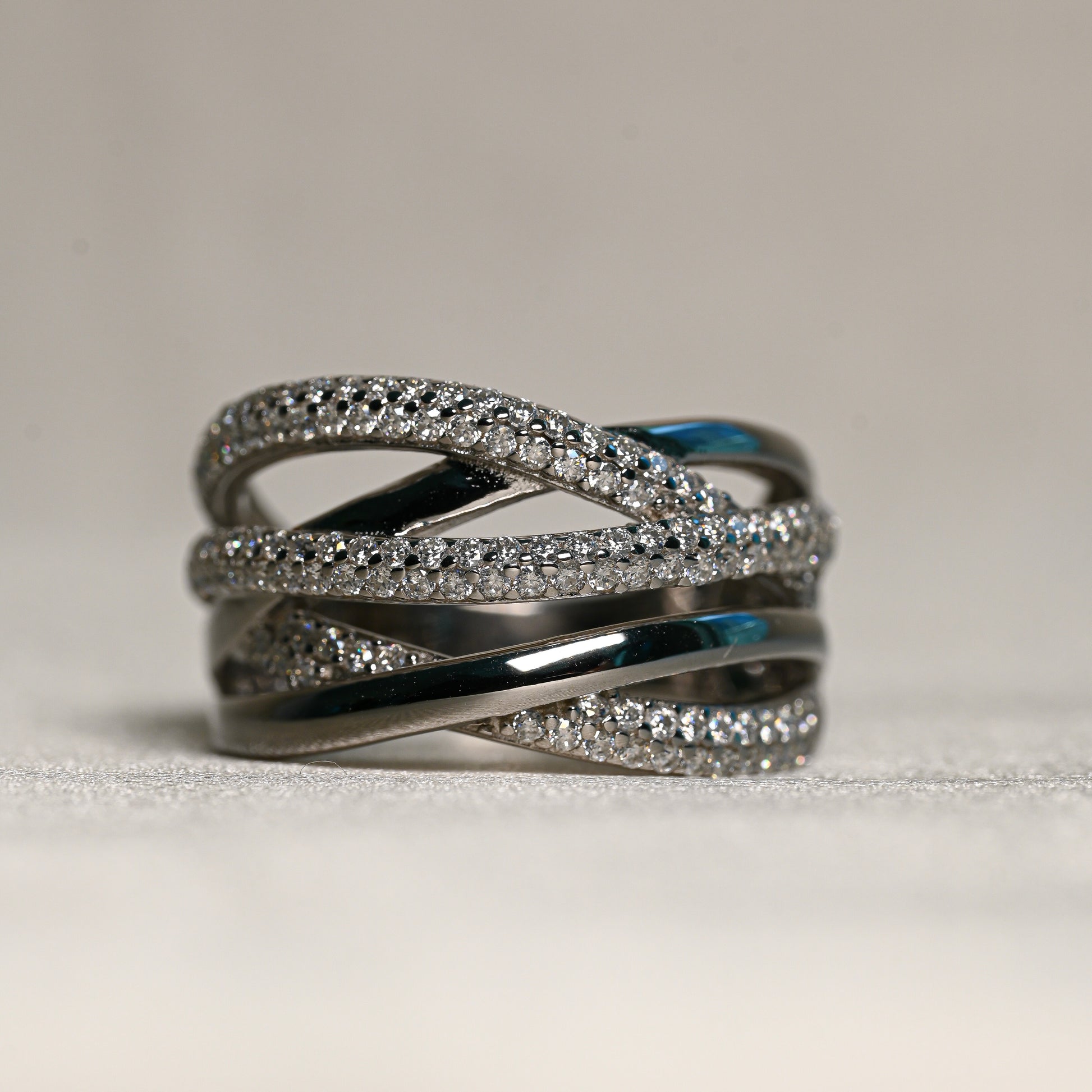 LUNA 2.12ct Round-Cut Moissanite Band in Sterling Silver
