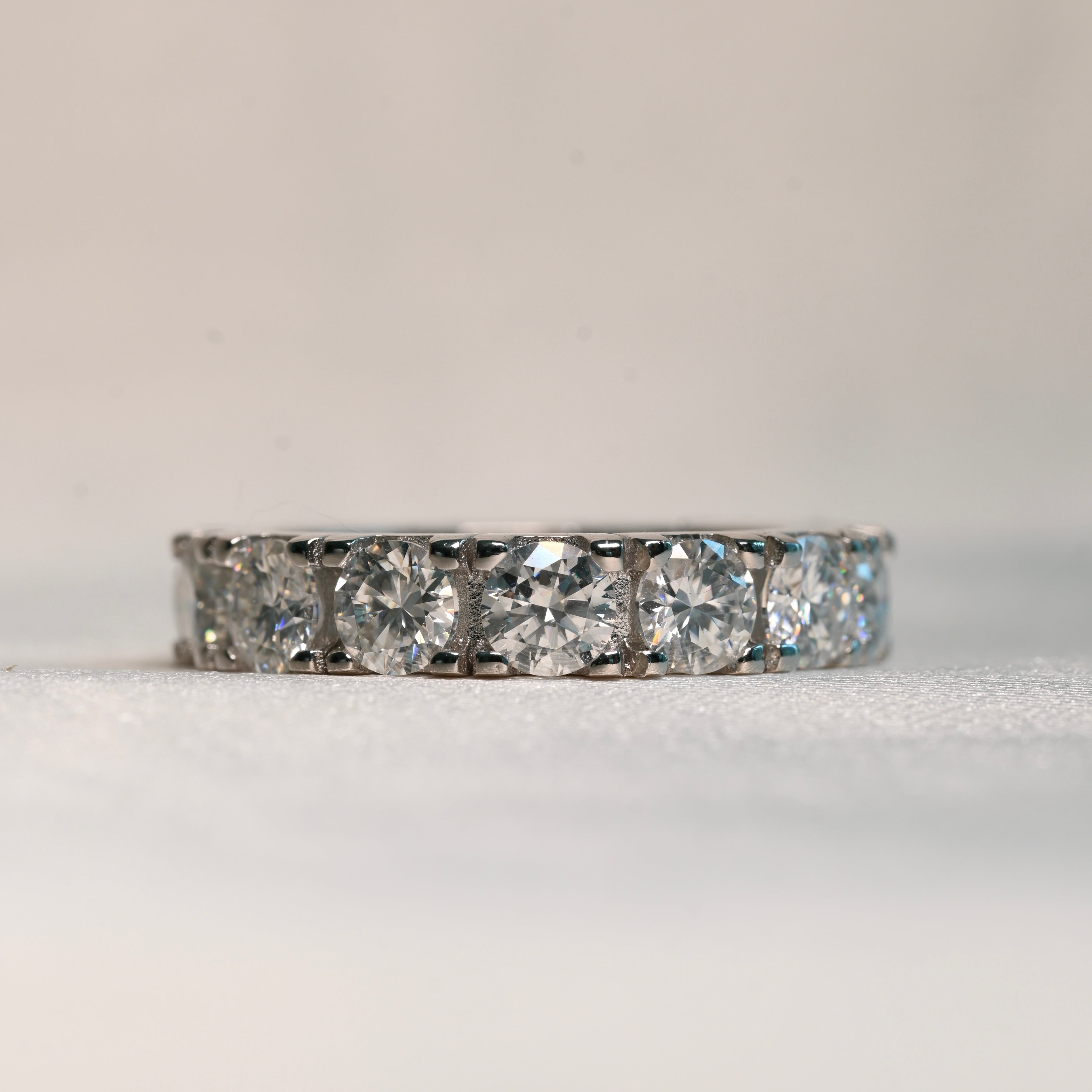 DULCIE 0.3 ct (4 mm) Full-Stone Moissanite Band in Sterling Silver