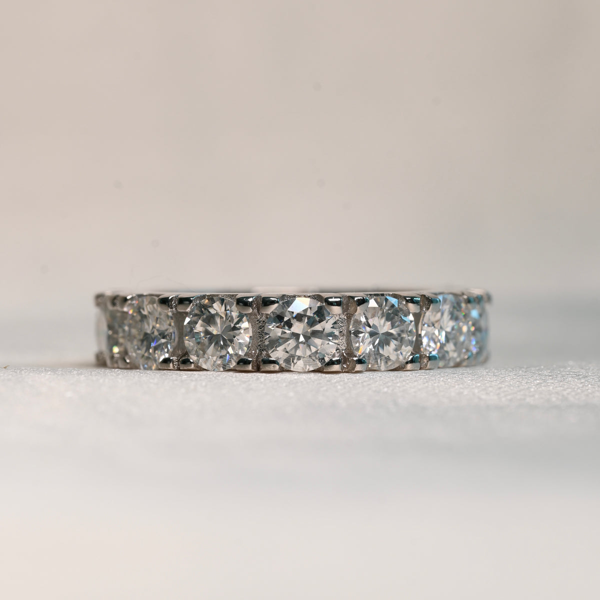 DULCIE 0.3 ct (4 mm) Full-Stone Moissanite Band in Sterling Silver