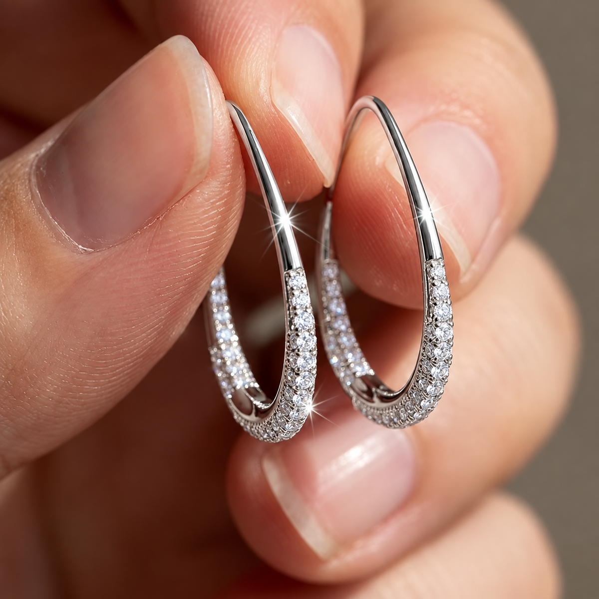 ZENDAYA Round Cut Moissanite Earrings