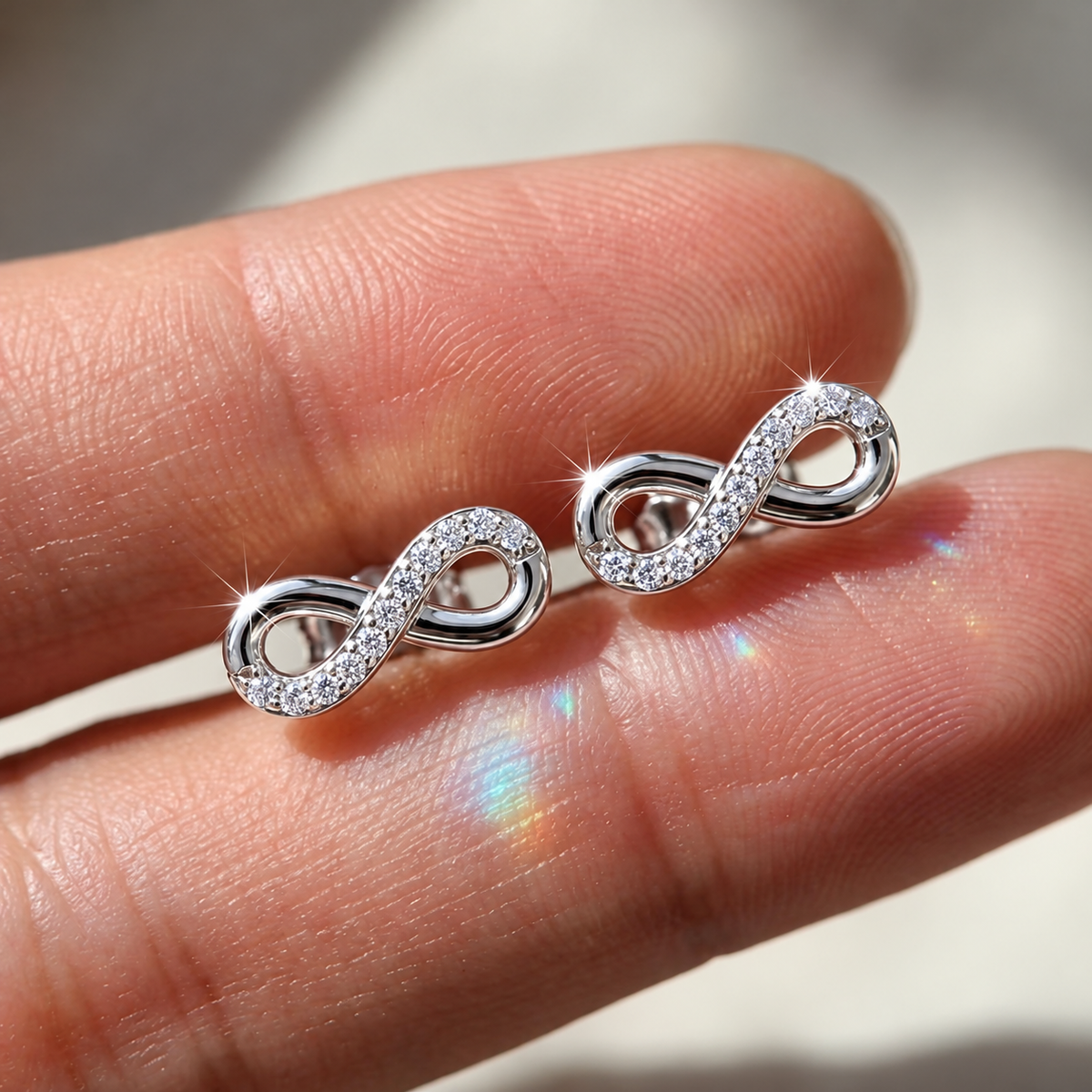 CARRIE Round Cut Moissanite Earrings