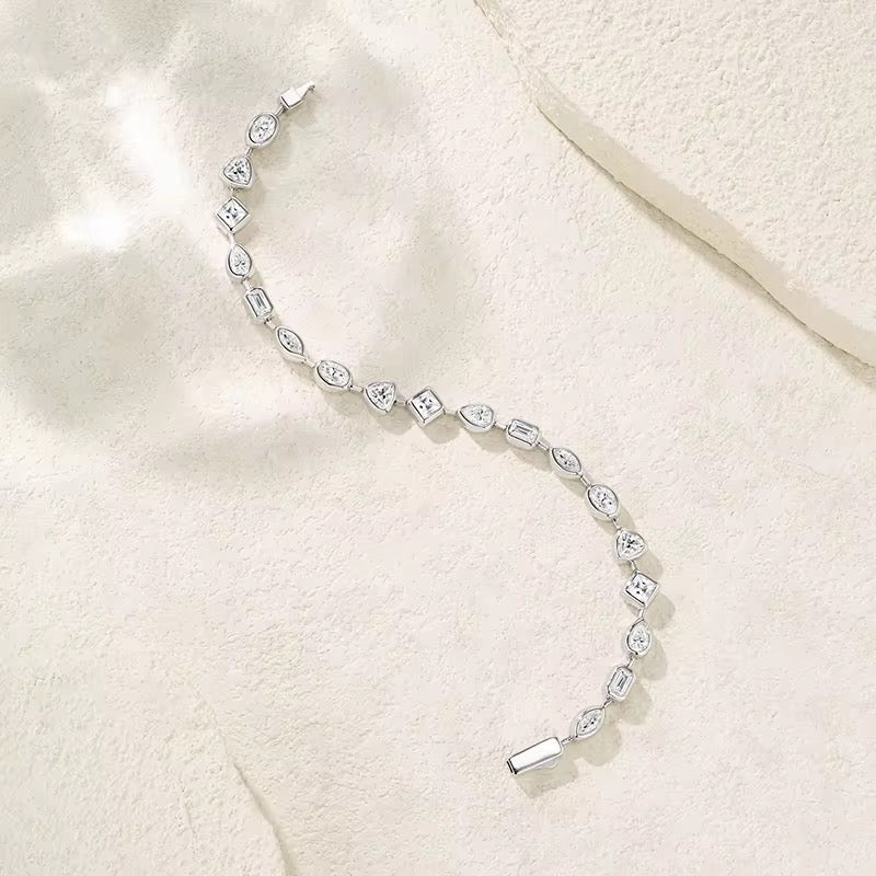 LAURA Moissanite Bracelet (Mix Moissanite stones)