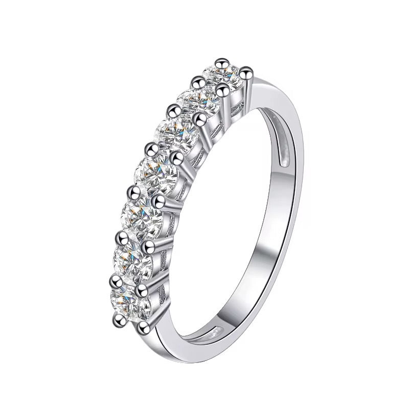 KINDA 0.1 ct (3 mm) Moissanite Band in Sterling Silver