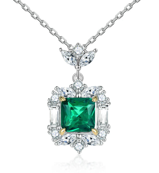 Esmeralda simulated diamond necklace in green color, crafted in sterling silver plated with 18k white gold with rhodium, front side, details of necklace