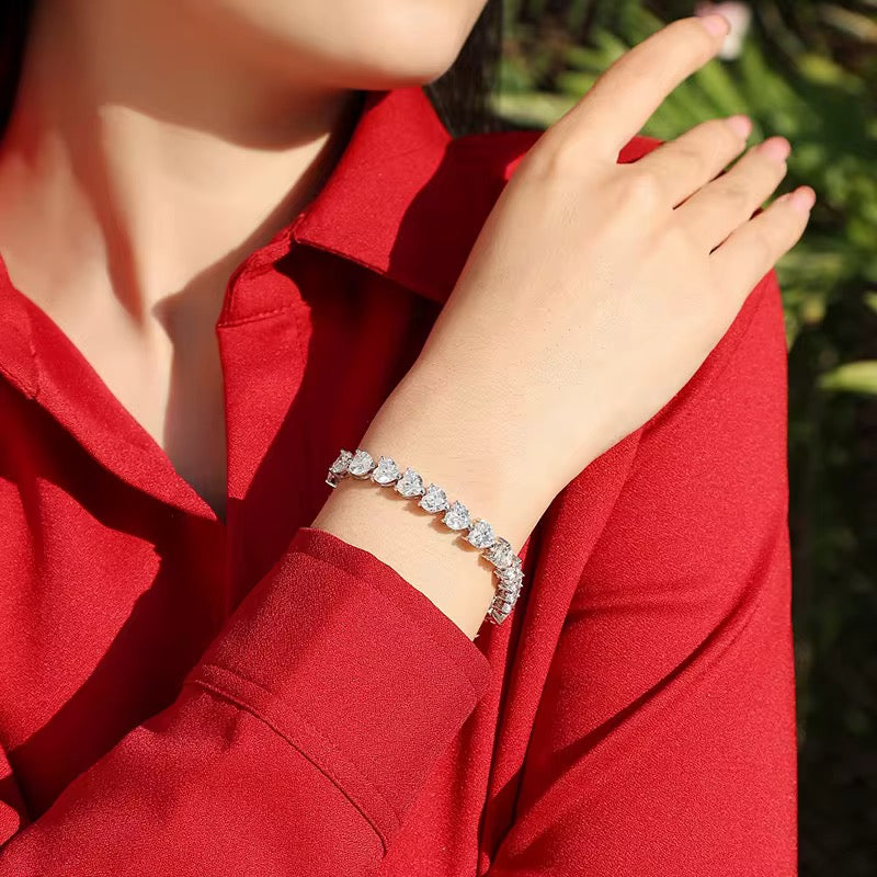 NAYLA 1 Carat Heart-Cut Moissanite Bracelet 6.5 inches - (6.5mm)