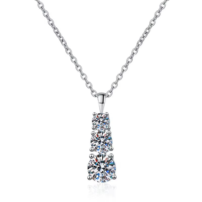 NORA 1ct Round Cut Moissanite Necklace in Sterling Silver