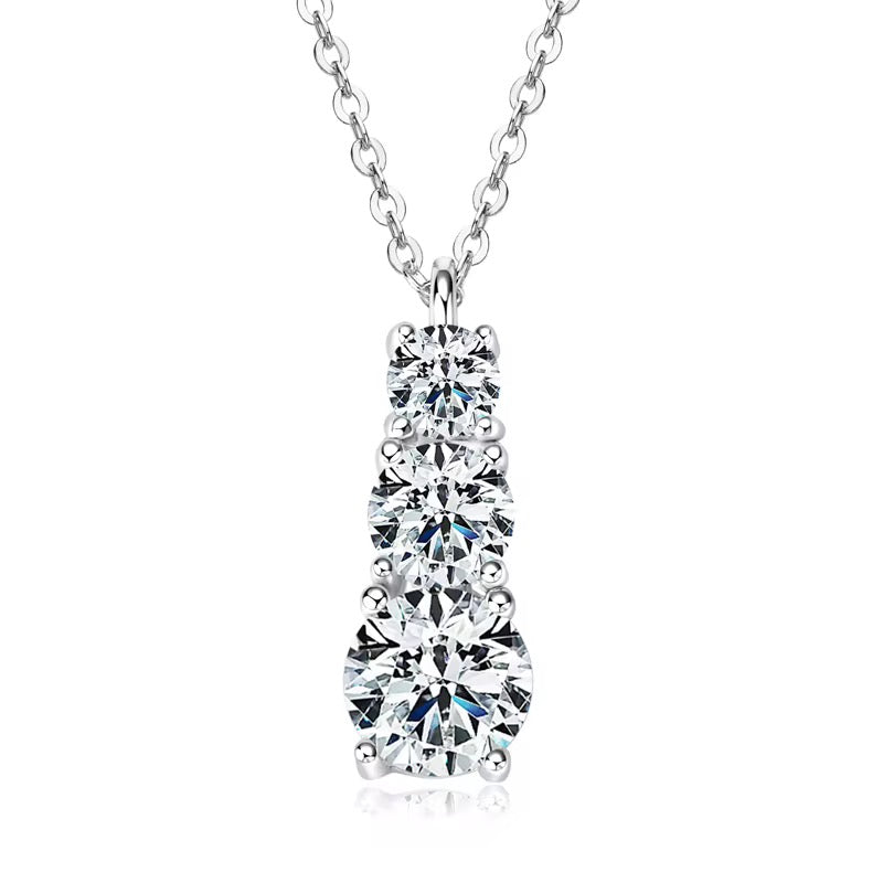 NORA 1ct Round Cut Moissanite Necklace in Sterling Silver