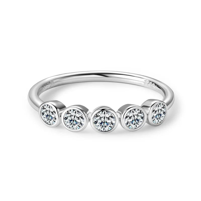 LARY Moissanite Band 0.1ct