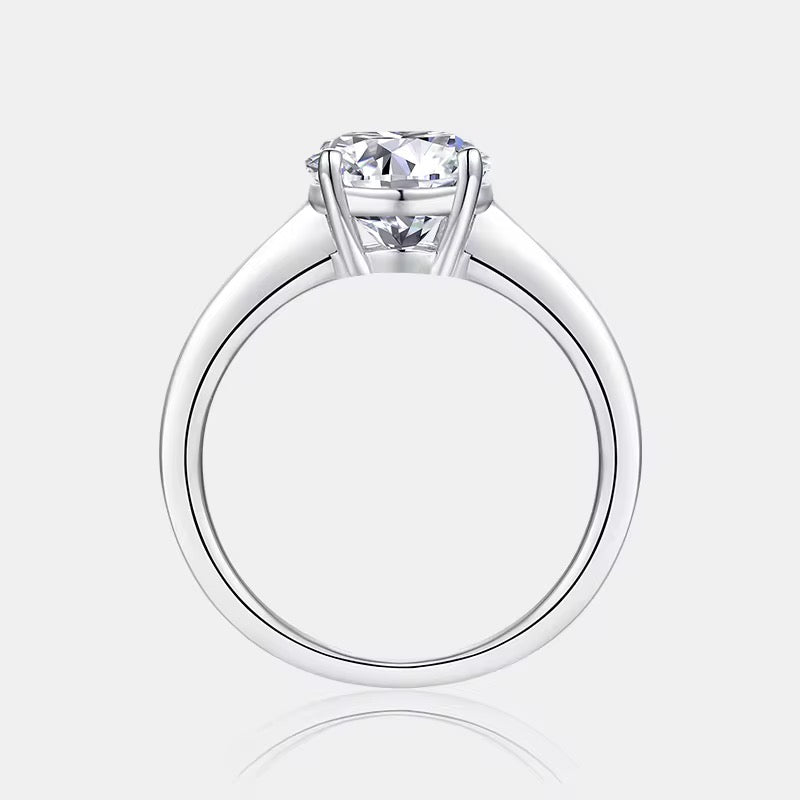 MARIBEL 4.5 Carat Oval-Cut Moissanite Ring in Sterling Silver